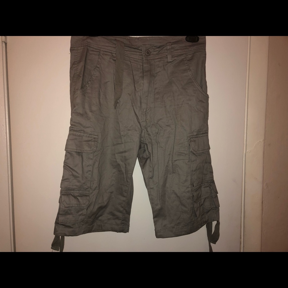 Men’s black small cargo short